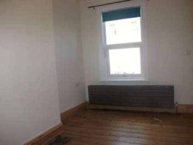  Image of 3 Bedroom Detached to rent at Armscroft Road Barnwood Gloucester, GL2 0SJ