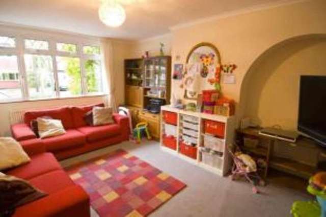  Image of 3 Bedroom Semi-Detached for sale at Shirley Croydon Shirley, CR0 7SG