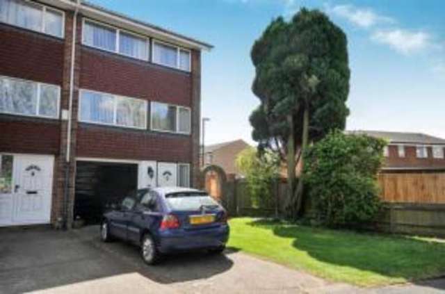  Image of 3 Bedroom Terraced for sale at Swanley Kent Swanley, BR8 8HZ