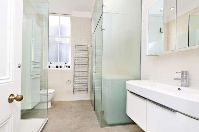  Image of 3 Bedroom Flat to rent at Barkston Gardens  London, SW5 0EL
