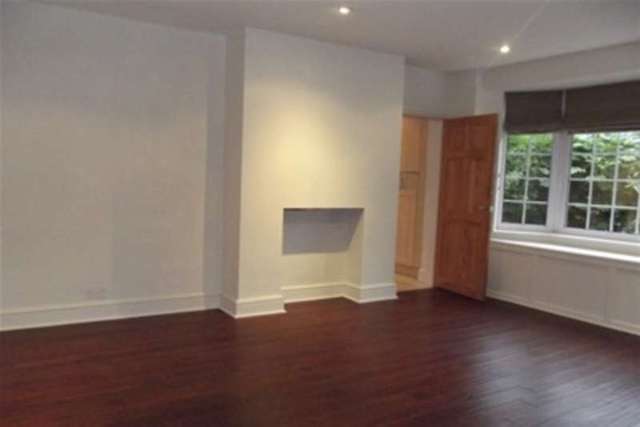  Image of 3 Bedroom Detached to rent at Wilmslow, SK9 5ER