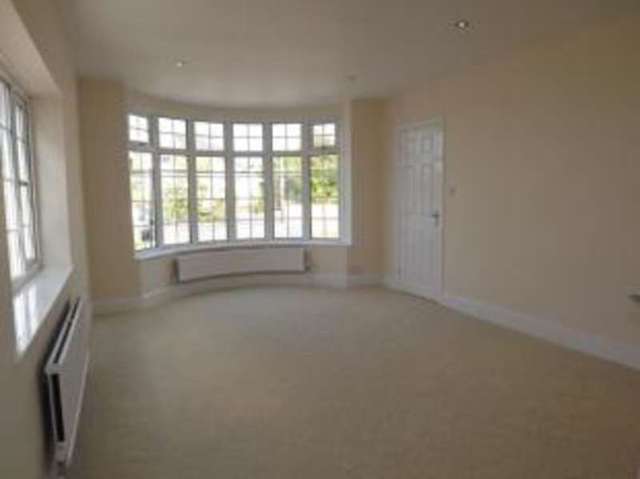  Image of 3 Bedroom Detached for sale at Northbourne Bournemouth Kinson, BH10 7HF