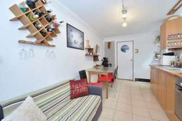 kitchen Image of 1 Bedroom Flat for sale at Caistor Park Road Stratford London, E15 3PS Image of kitchen