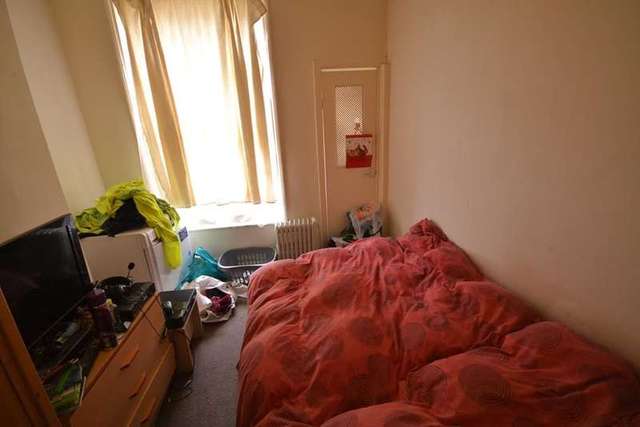  Image of 1 Bedroom Flat for sale at Hastings, TN34 1EH