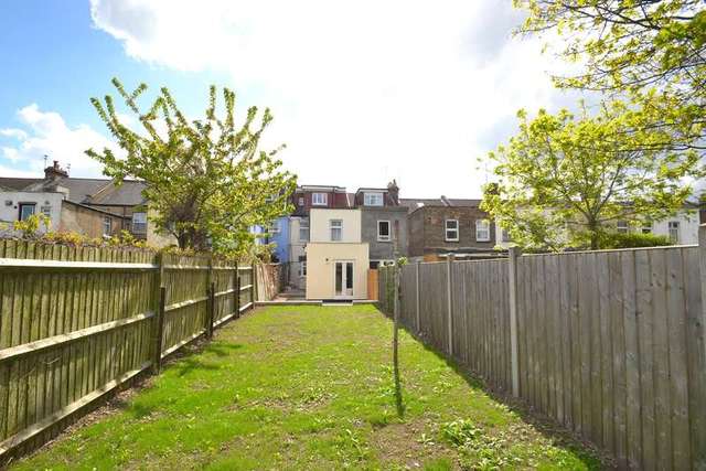  Image of 2 Bedroom Flat for sale at Willesden, NW2 5PP