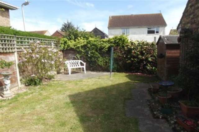  Image of 3 Bedroom Detached to rent at Clacton-on-Sea, CO16 7DD