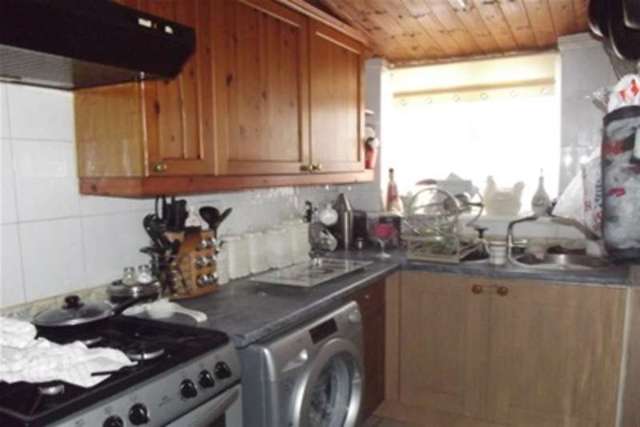  Image of 2 Bedroom Detached to rent at Clacton-on-Sea, CO15 3LT