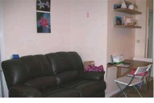  Image of 2 Bedroom Flat to rent at Ellesmere Port, CH65 9FB