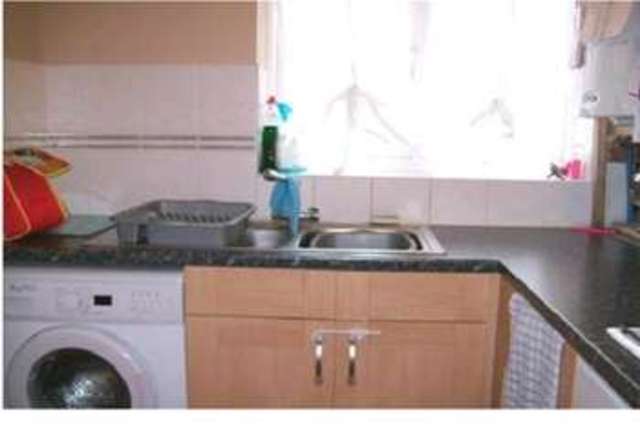  Image of 2 Bedroom Flat to rent at Ellesmere Port, CH65 9FB