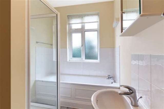  Image of 4 Bedroom Detached to rent at Southfields, SW18 5PR