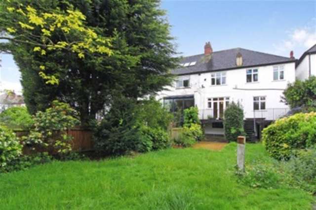  Image of 4 Bedroom Detached to rent at Southfields, SW18 5PR