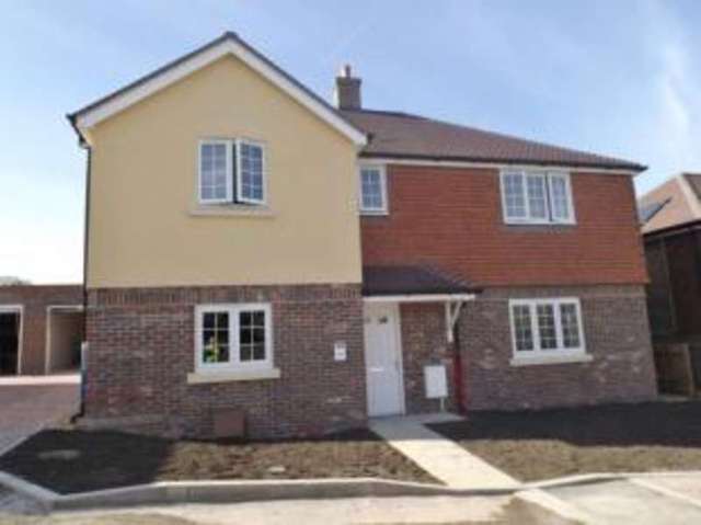  Image of 4 Bedroom Detached for sale at Coulsdon  Coulsdon, CR5 3DA