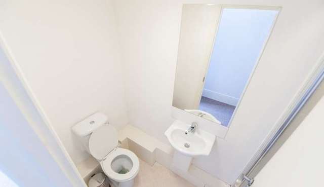  Image of Flat to rent at London, SW7 4HA