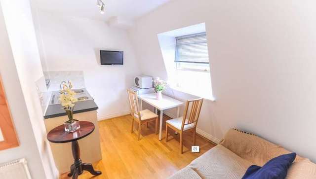  Image of 1 Bedroom Flat to rent at London, SW7 4HA