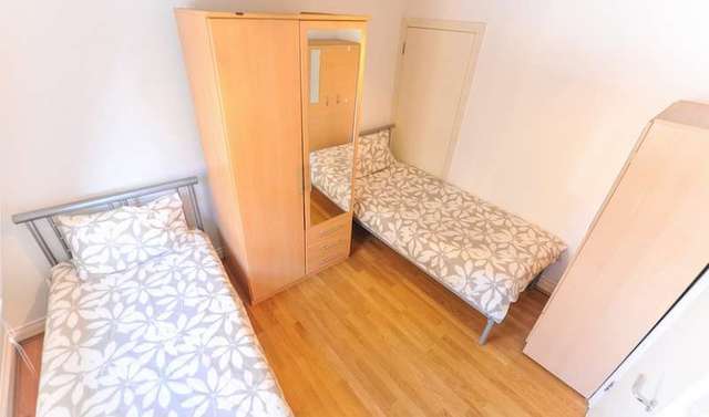  Image of 1 Bedroom Flat to rent at London, SW7 4HA