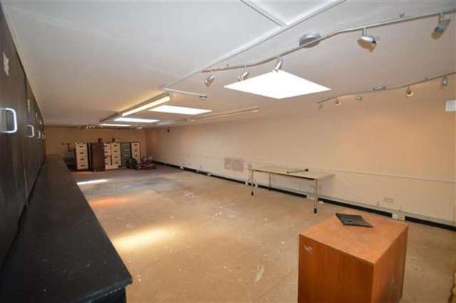  Image of Detached to rent at Mill Hill, NW7 4SD