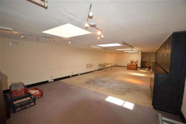 Image of Detached to rent at Mill Hill, NW7 4SD