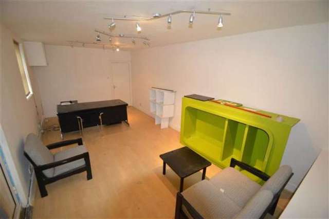  Image of Detached to rent at Mill Hill, NW7 4SD