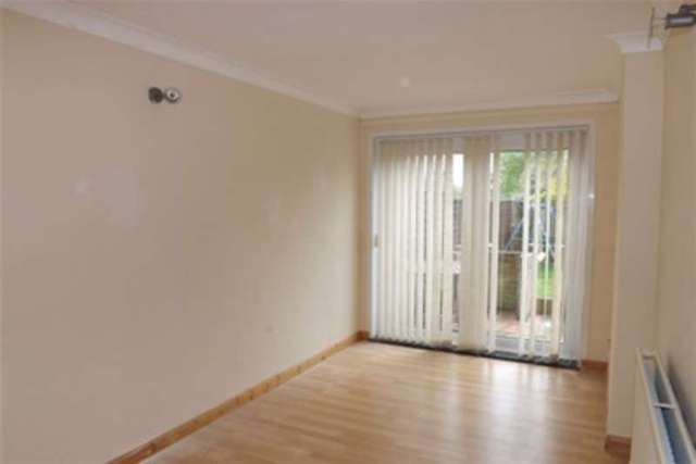  Image of 3 Bedroom Detached to rent at Waterlooville, PO8 8RN