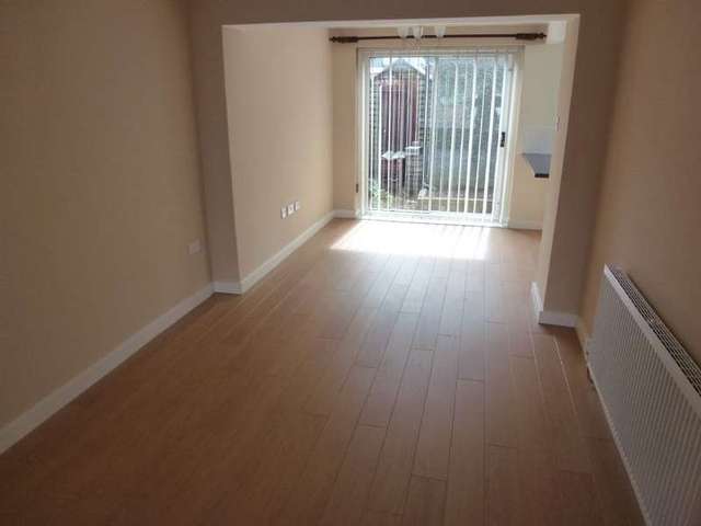  Image of 3 Bedroom Semi-Detached to rent at Dunbeath Avenue  Prescot, L35 0QH