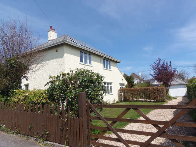  Image of 4 Bedroom Detached for sale at Yelverton Devon, PL20 6AX