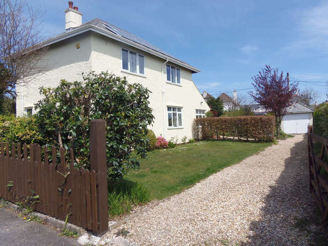  Image of 4 Bedroom Detached for sale at Yelverton Devon, PL20 6AX