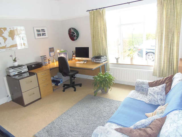  Image of 4 Bedroom Detached for sale at Yelverton Devon, PL20 6AX