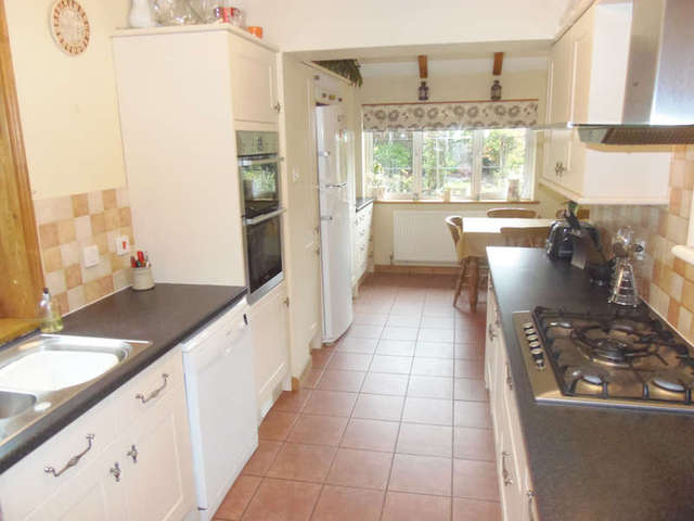  Image of 4 Bedroom Detached for sale at Yelverton Devon, PL20 6AX