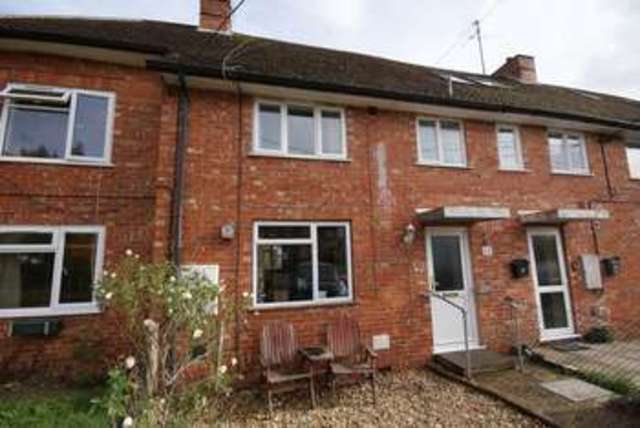  Image of 3 Bedroom Detached to rent at Edward Road  Alton, GU34 2EX