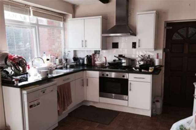  Image of 4 Bedroom Detached to rent at Birmingham, B17 8PU