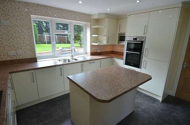  Image of 2 Bedroom Detached for sale at Fairways Drive Blackwell Bromsgrove, B60 1BB