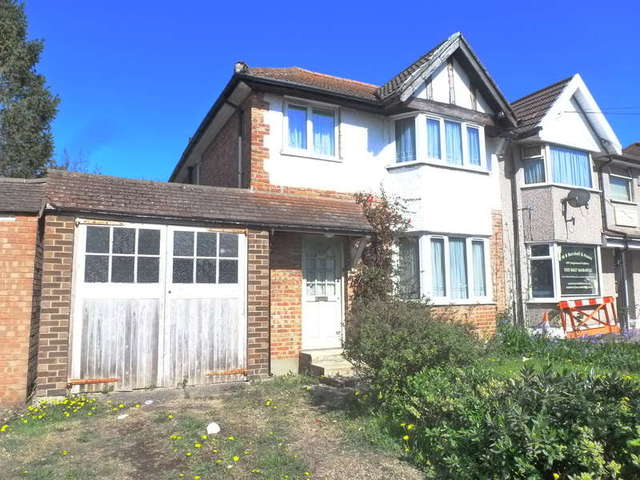  Image of 3 Bedroom Semi-Detached for sale at South Croydon Selsdon, CR2 8DA