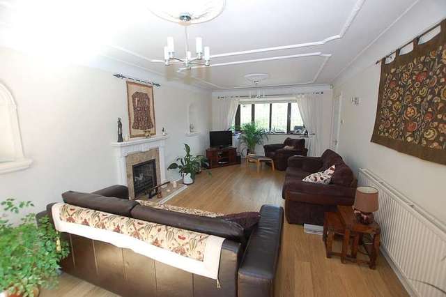  Image of 4 Bedroom Detached for sale at Mickle Trafford Chester Bridge Trafford, CH2 4QX