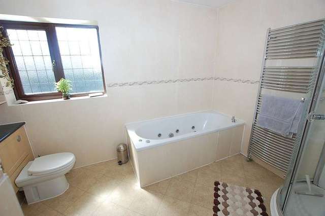  Image of 4 Bedroom Detached for sale at Mickle Trafford Chester Bridge Trafford, CH2 4QX