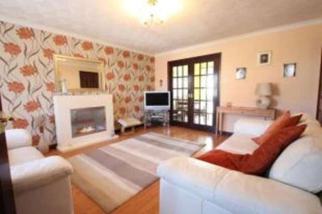  Image of 3 Bedroom Semi-Detached for sale at Paisley Renfrewshire Elderslie, PA2 8BF