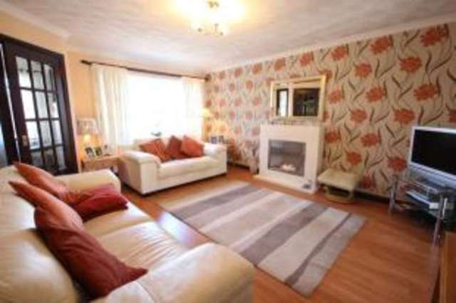  Image of 3 Bedroom Semi-Detached for sale at Paisley Renfrewshire Elderslie, PA2 8BF