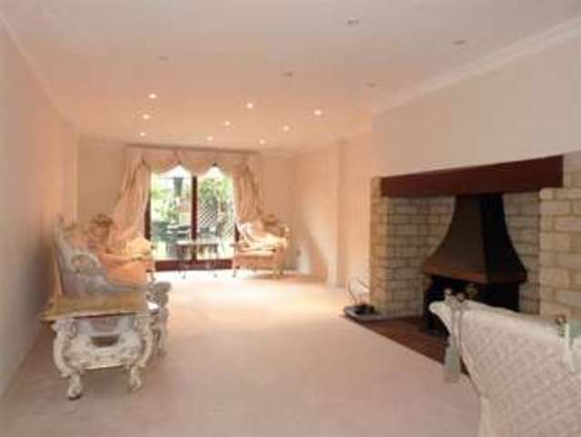  Image of 4 Bedroom Detached for sale at Warfield Easthampstead, RG12 2PL