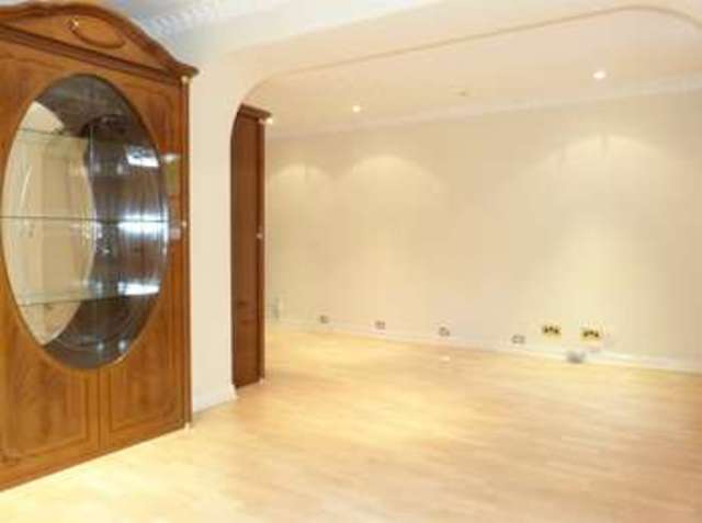  Image of 4 Bedroom Detached for sale at Warfield Easthampstead, RG12 2PL