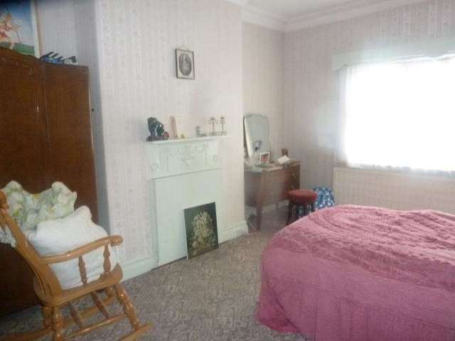  Image of 5 Bedroom Detached for sale at Leeds, LS7 4EN