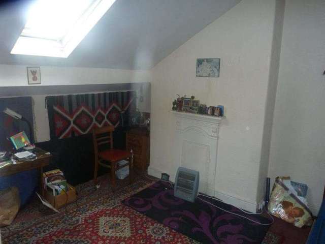 Image of 5 Bedroom Detached for sale at Leeds, LS7 4EN