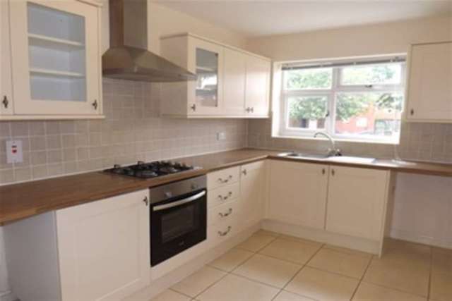  Image of 4 Bedroom Detached to rent at Wolverhampton, WV1 4AY