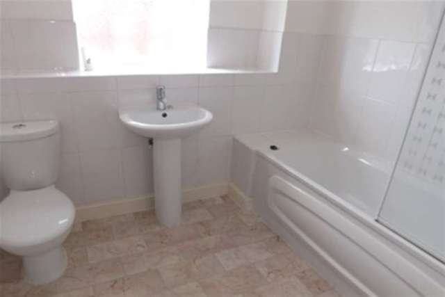  Image of 4 Bedroom Detached to rent at Wolverhampton, WV1 4AY