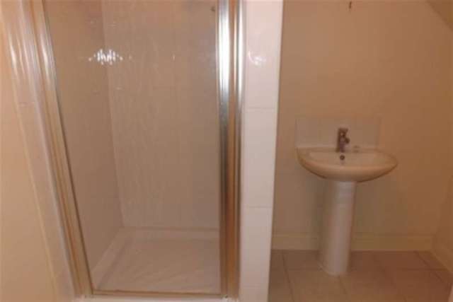  Image of 4 Bedroom Detached to rent at Wolverhampton, WV1 4AY