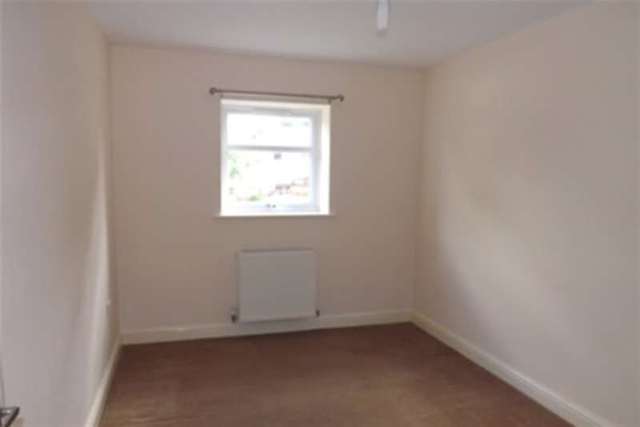  Image of 4 Bedroom Detached to rent at Wolverhampton, WV1 4AY