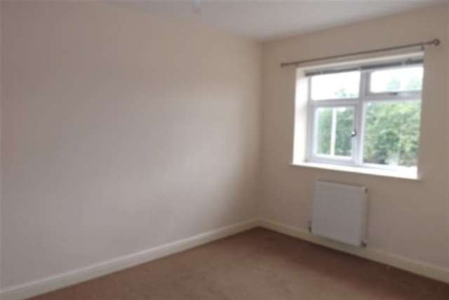 Image of 4 Bedroom Detached to rent at Wolverhampton, WV1 4AY