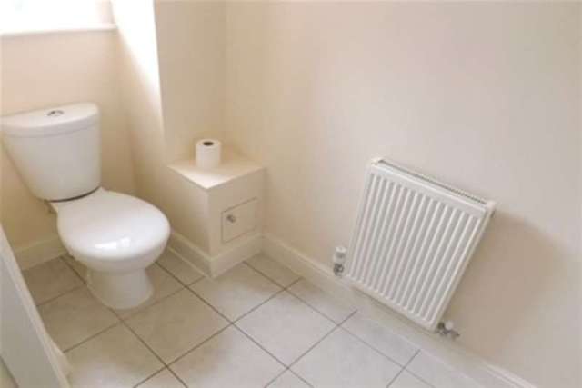  Image of 4 Bedroom Detached to rent at Wolverhampton, WV1 4AY