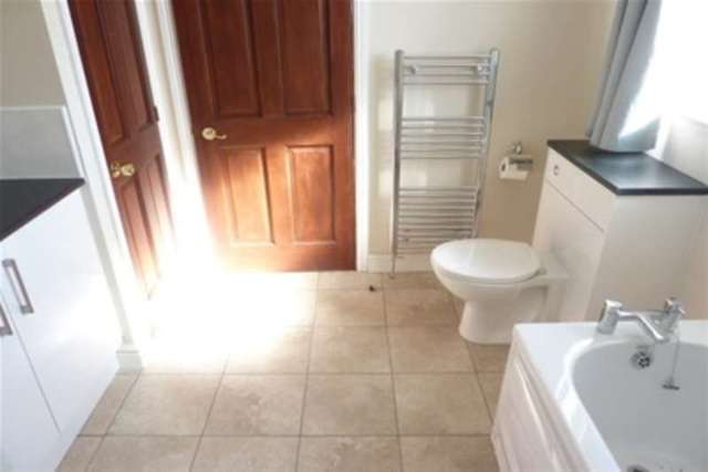  Image of 4 Bedroom Detached to rent at Uttoxeter, ST14 5BQ
