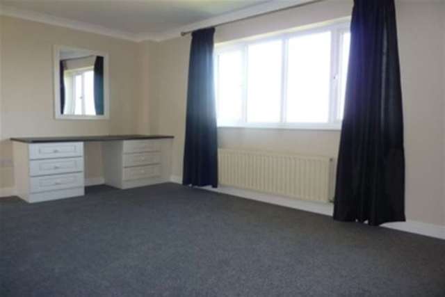  Image of 4 Bedroom Detached to rent at Uttoxeter, ST14 5BQ