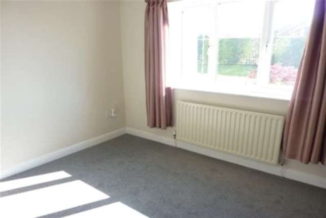  Image of 4 Bedroom Detached to rent at Uttoxeter, ST14 5BQ
