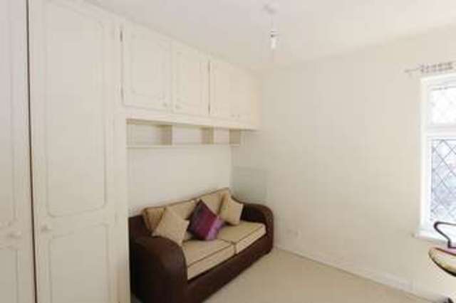  Image of 2 Bedroom Terraced for sale at Grove Hill  Hessle, HU13 0RT